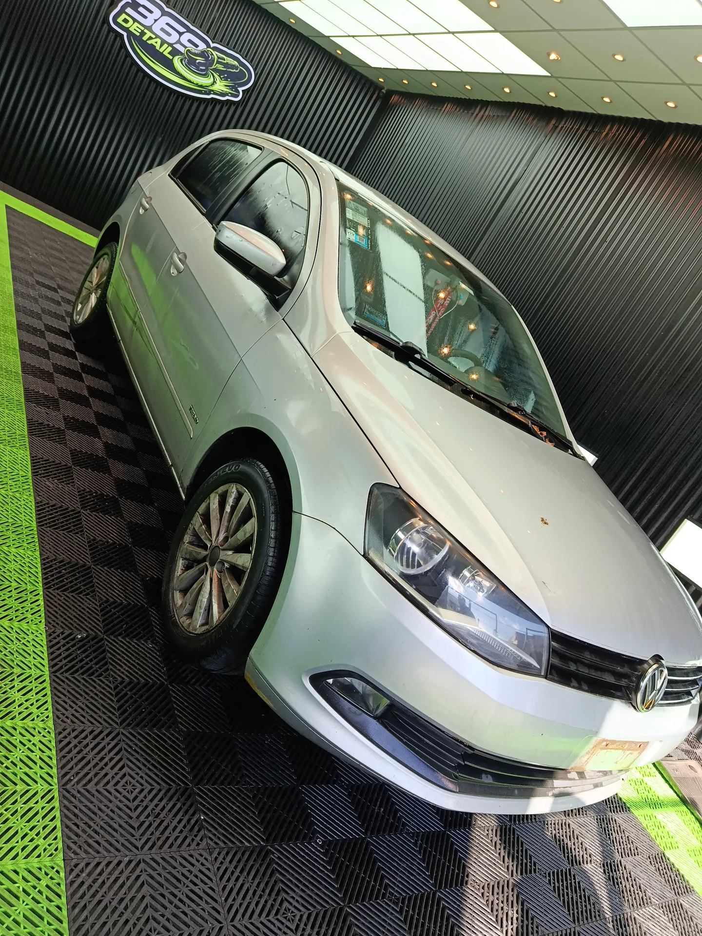 Volkswagen Gol Trend — Lavado detallado — Carrocería — Antes del trabajo en 369 Detail, Lugano