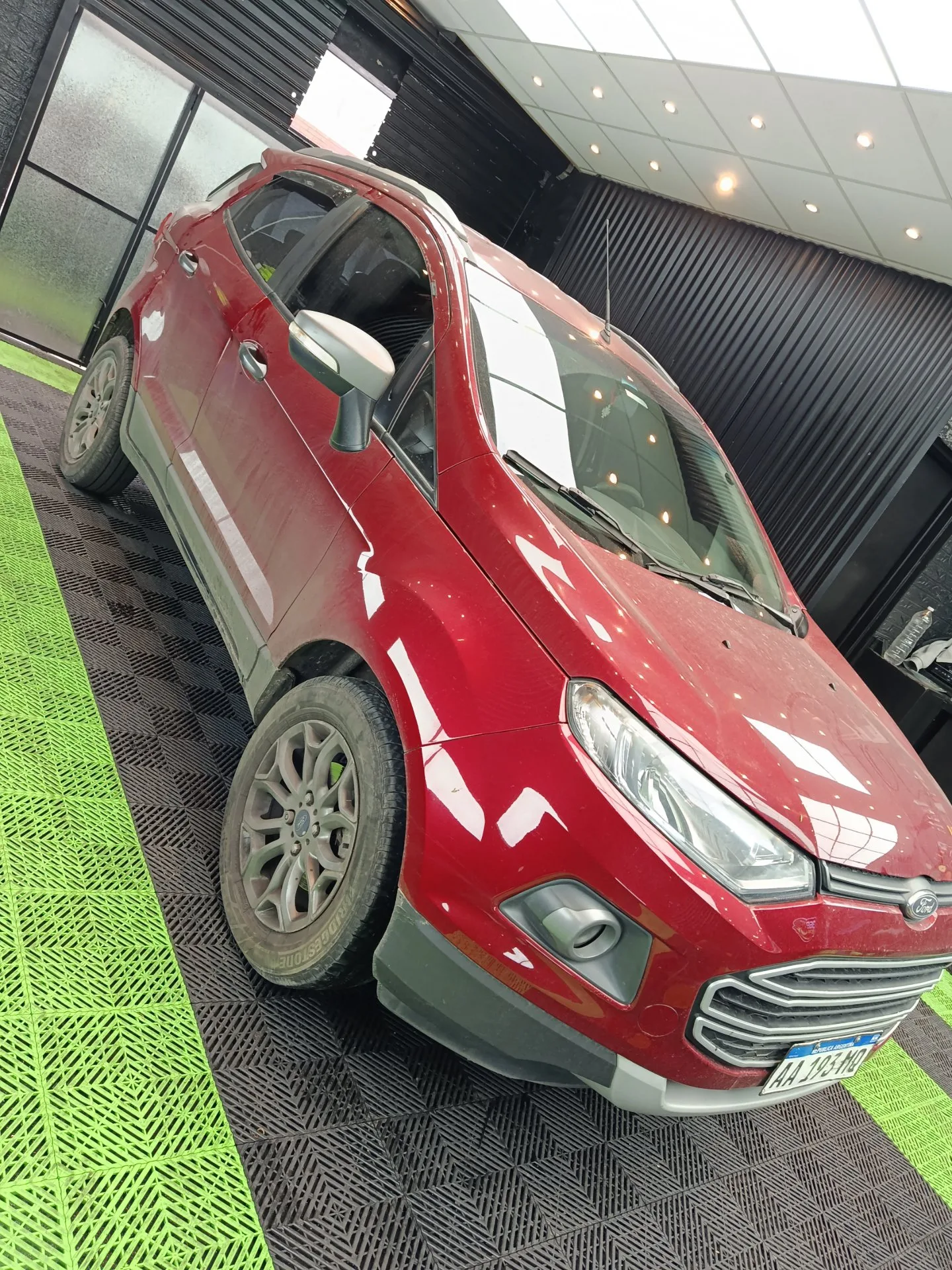 Ford Eco Sport — Abrillantado y realce de pintura — Carrocería — Antes del trabajo en 369 Detail, Lugano
